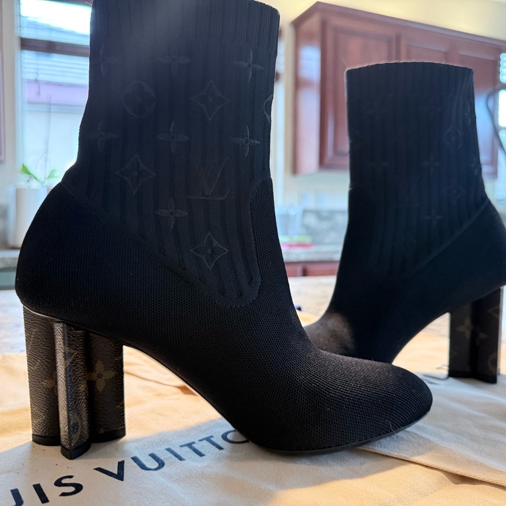 Louis Vuitton Black Heeled Boots - Picture 4 of 12